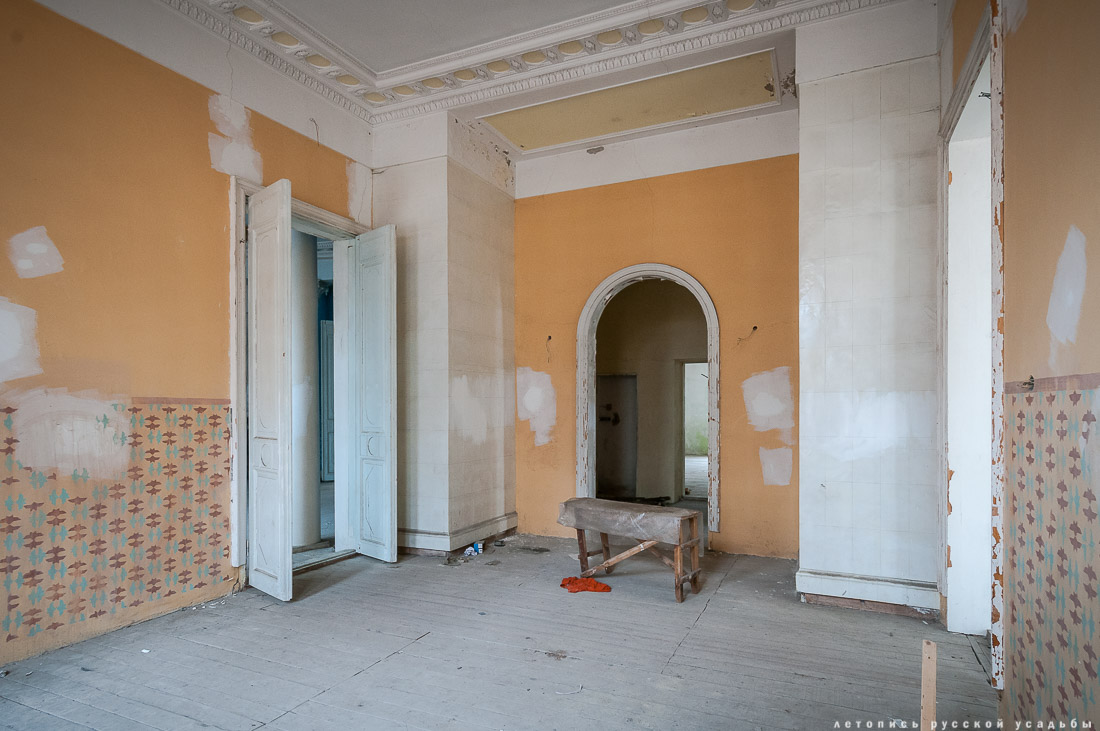 Усадьба Покровское-Стрешнево, интерьеры главного дома, пожар в оранжерее