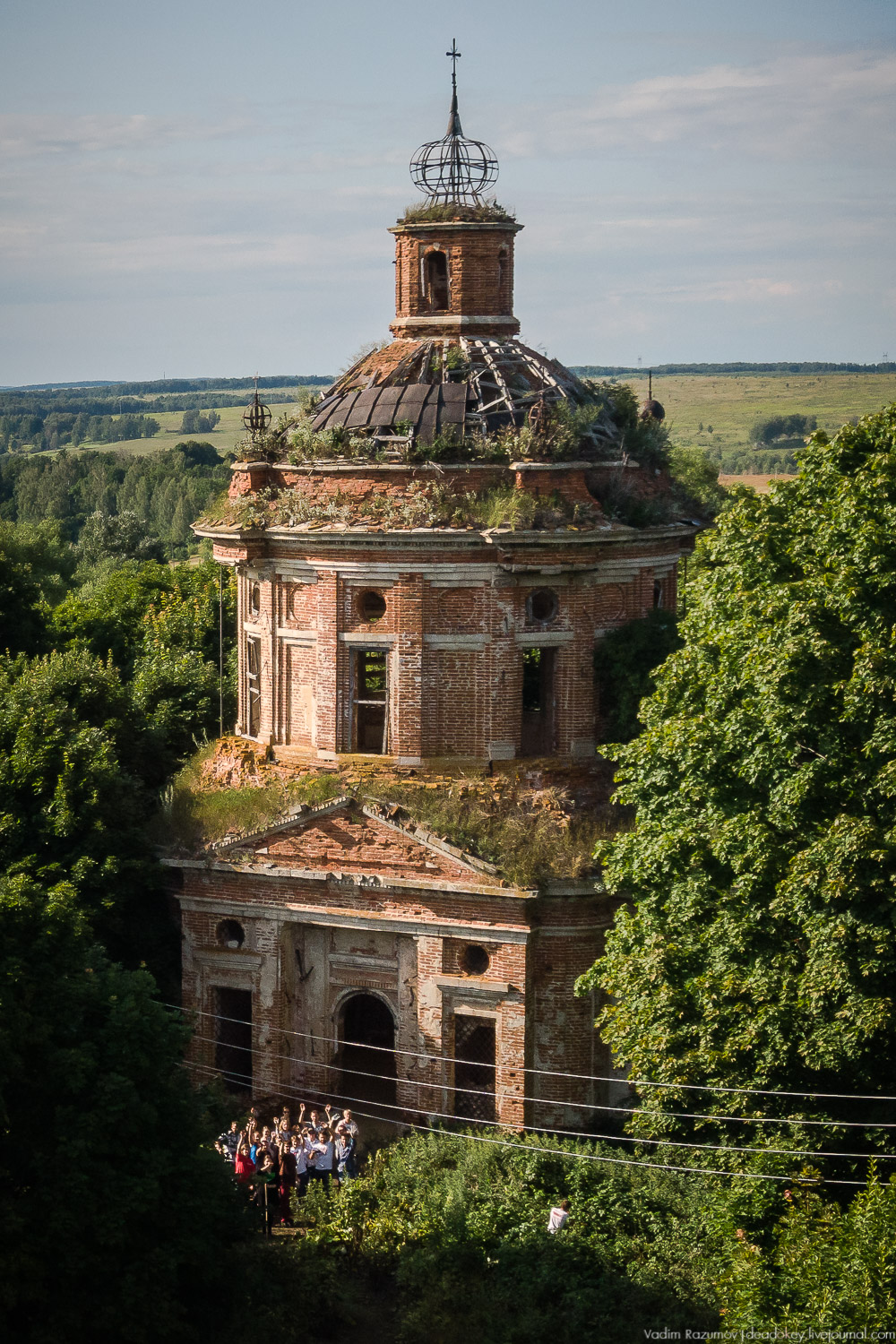 Усадебные волонтеры. Субботник на могиле В.И. Баженова, Старое Глазово, Горки