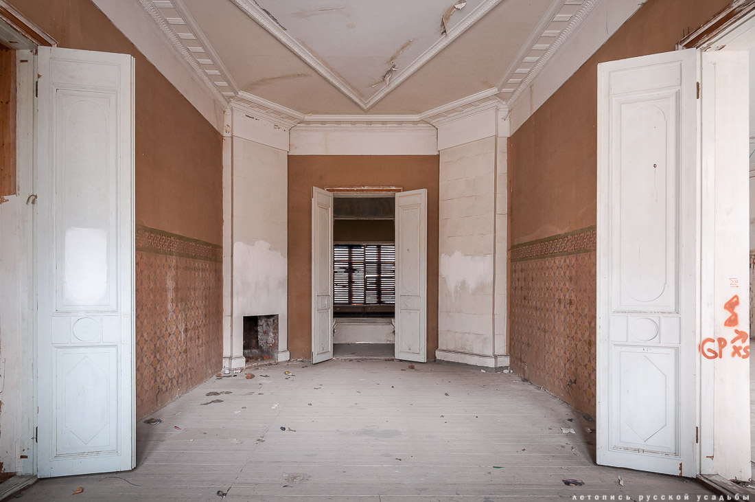 Усадьба Покровское-Стрешнево, интерьеры главного дома, пожар в оранжерее