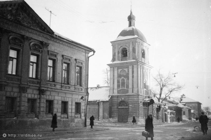 усадьба П. И. Антипина, Д. П. Прохоровой, М.Г. Левиной, Москва, ул. Гончарная д.27