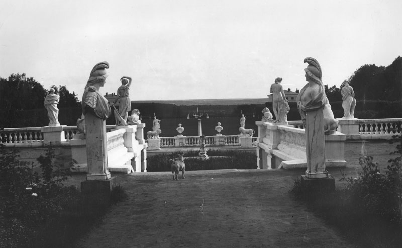 старые фотографии с выставки ОИРУ.