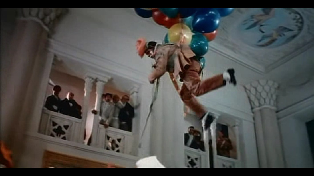 фильм Три толстяка (1966), Петергофские конюшни, Санкт-Петербург.