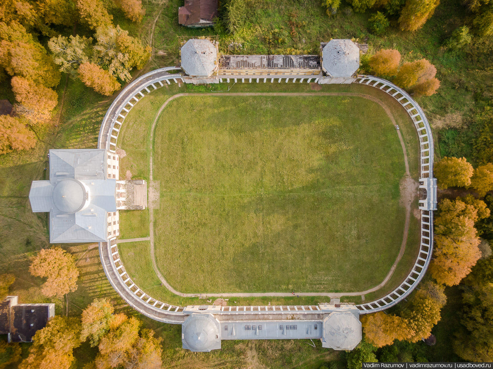 усадьба Знаменское-Раек с дрона, Тверская область, Торжокский район, осень, Летопись русской усадьбы