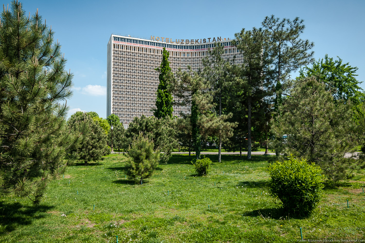 Узбекистан, гостиница Узбекистан, 1974. Архитекторы И. А. Мерпорт, Л. И. Ершова, В. С. Рощупкин, советский модернизм