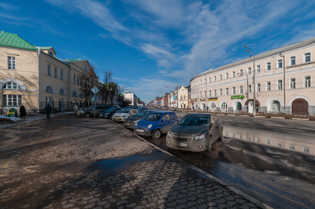 Муниципальное предприятие Дом (Новая гостиница Лавры), 1863 г., архитектор И.А. Малышев, проспект Красной Армии д.140, фотографии до пожара