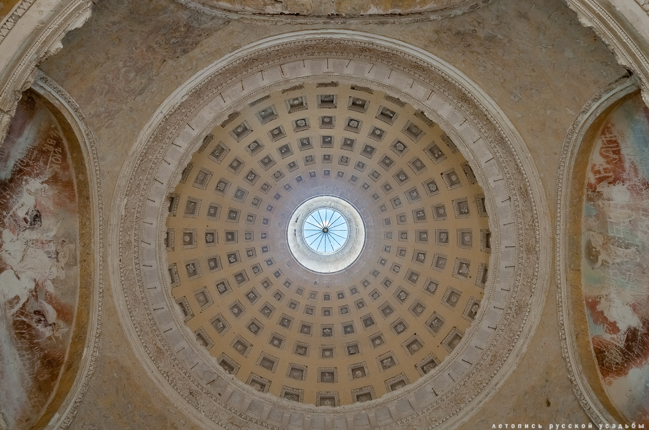 усадьба Никольское-Черенчицы, мавзолей Львовых, храм св. Николая