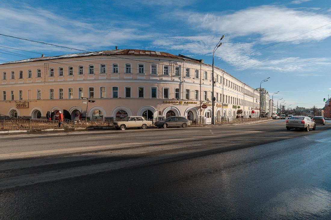 Муниципальное предприятие Дом (Новая гостиница Лавры), 1863 г., архитектор И.А. Малышев, проспект Красной Армии д.140, фотографии до пожара