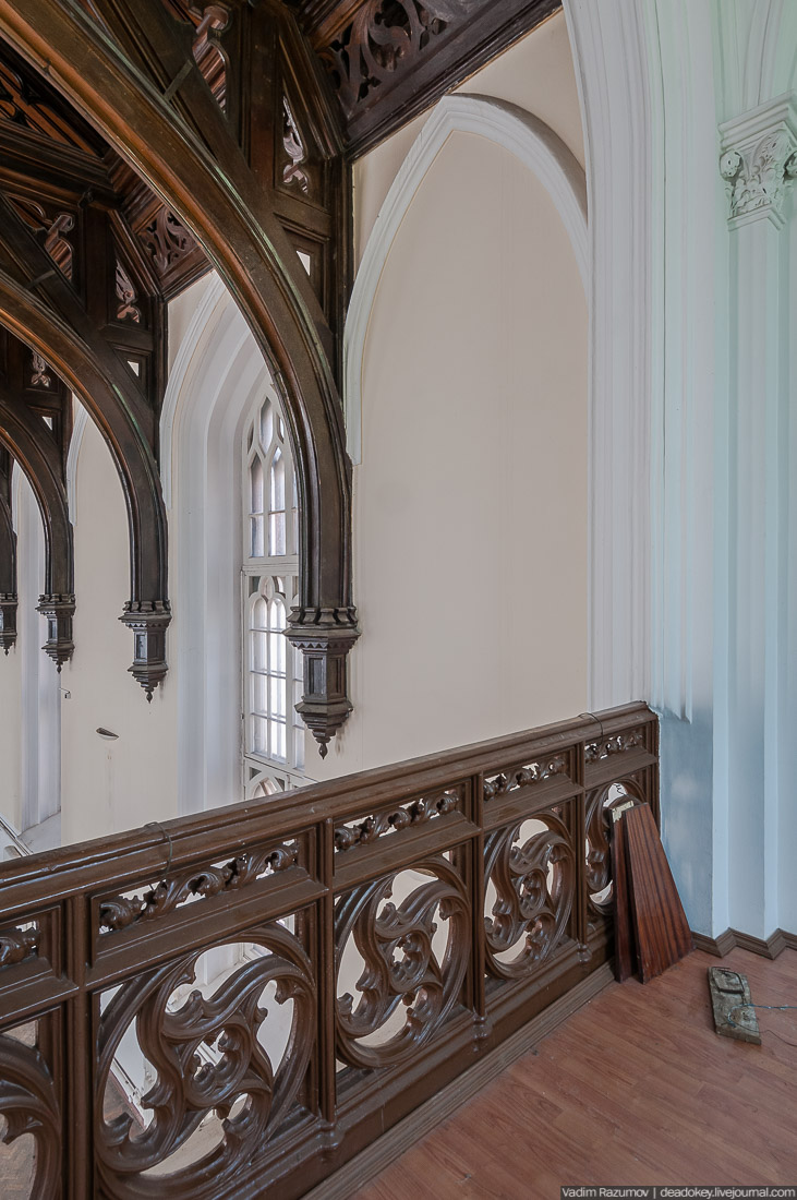 Петергофские конюшни