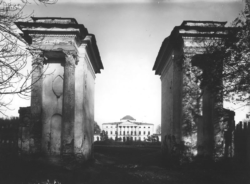 старые фотографии с выставки ОИРУ.