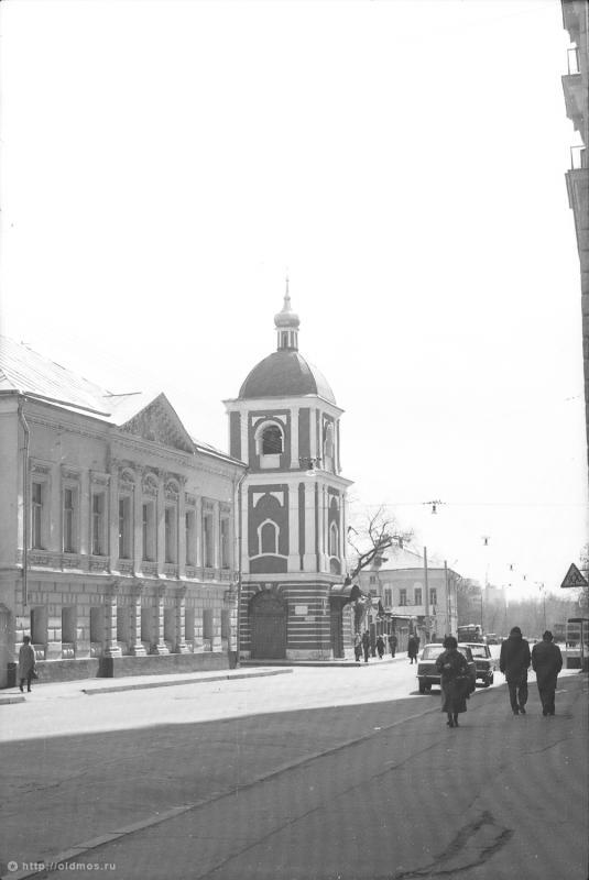 усадьба П. И. Антипина, Д. П. Прохоровой, М.Г. Левиной, Москва, ул. Гончарная д.27