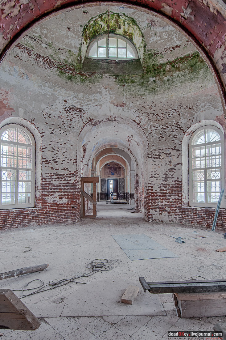 усадьба Андреевское, церковь в селе Матренино (Рощино), Церковь Воскресения Христова