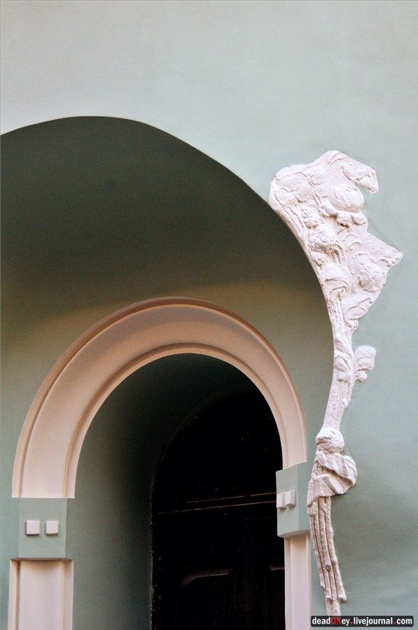 Доходный дом М.В. Сокол, 1903, архитектор И.П. Машков, художник Н.Н. Сапунов, ул. Кузнецкий Мост, 3