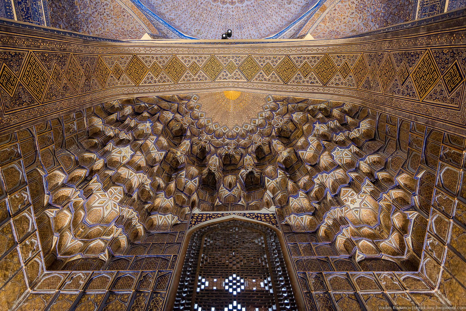 Узбекистан, Бухара и Самарканд, потолки, рельефная майлока, изразцы
