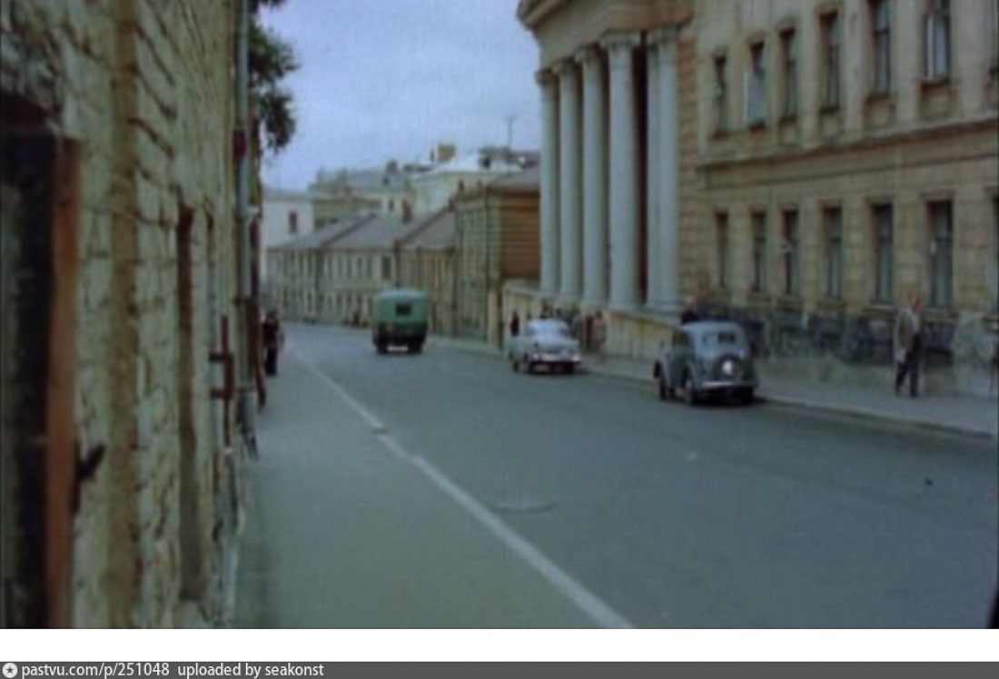 усадьба Городская усадьба К. Б. Науша — Е. П. Пуговкиной (конец XVIII — начало XIX века; начало XX века, архитектор А. В. Красильников), Большой Спасоглинищевский пер., д. 3