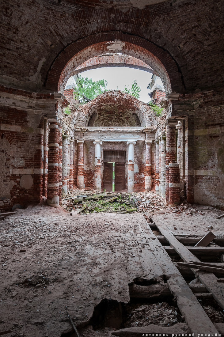 церковь Петра и Павла в Переслегино