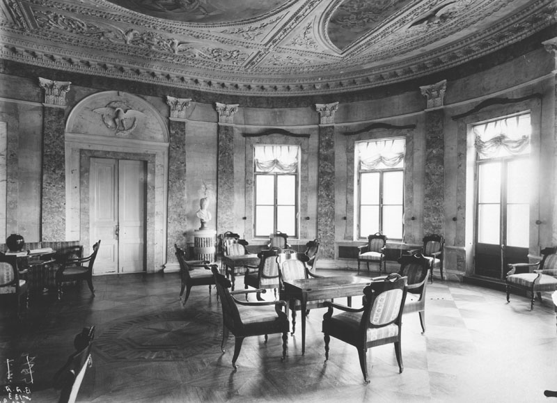 старые фотографии с выставки ОИРУ.