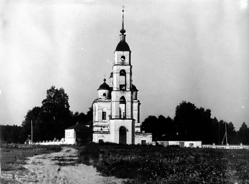 усадьба Андреевское, церковь в селе Матренино (Рощино), Церковь Воскресения Христова
