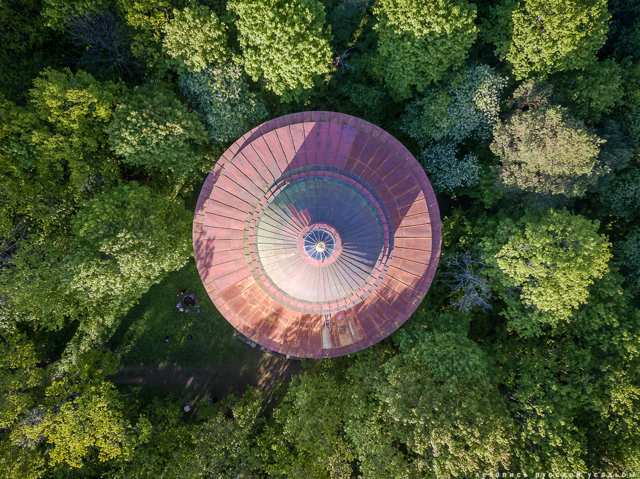 усадьба Никольское-Черенчицы, мавзолей Львовых, храм св. Николая