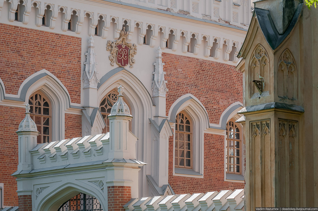 Петергофские конюшни