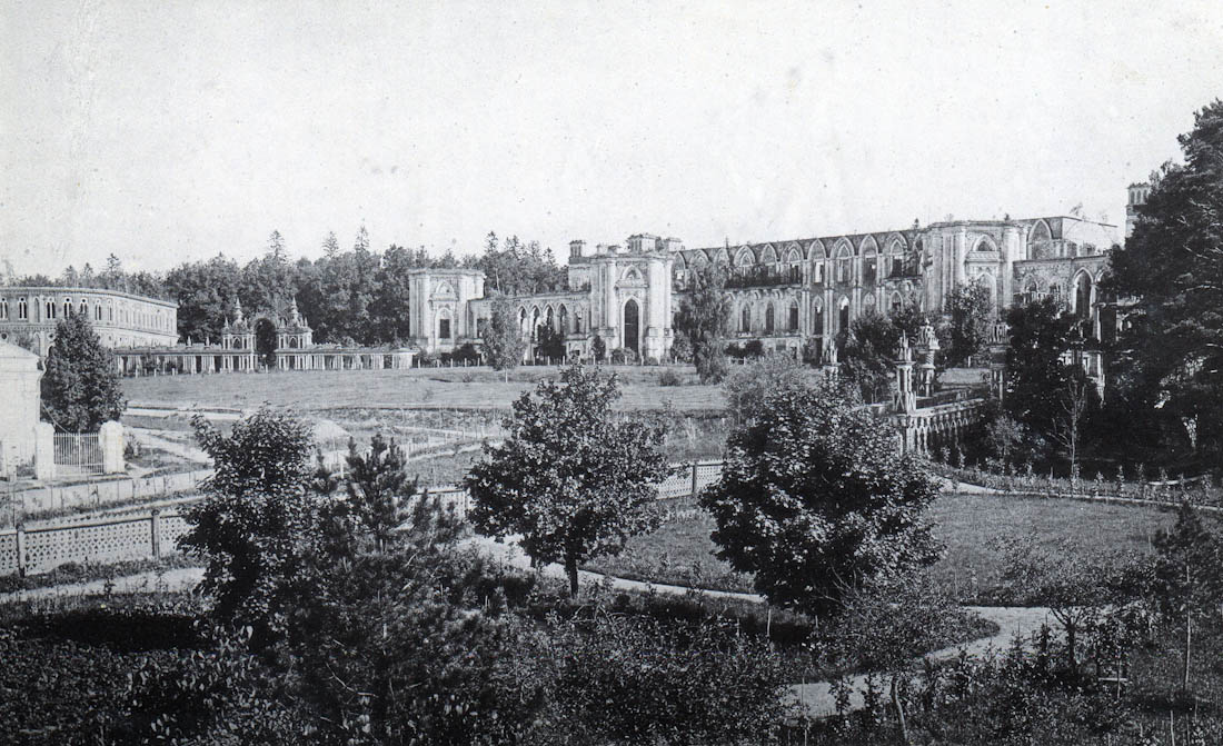 Дайджест по аудиогидам izi.TRAVEL #12. Лучшие гиды царским резиденциям