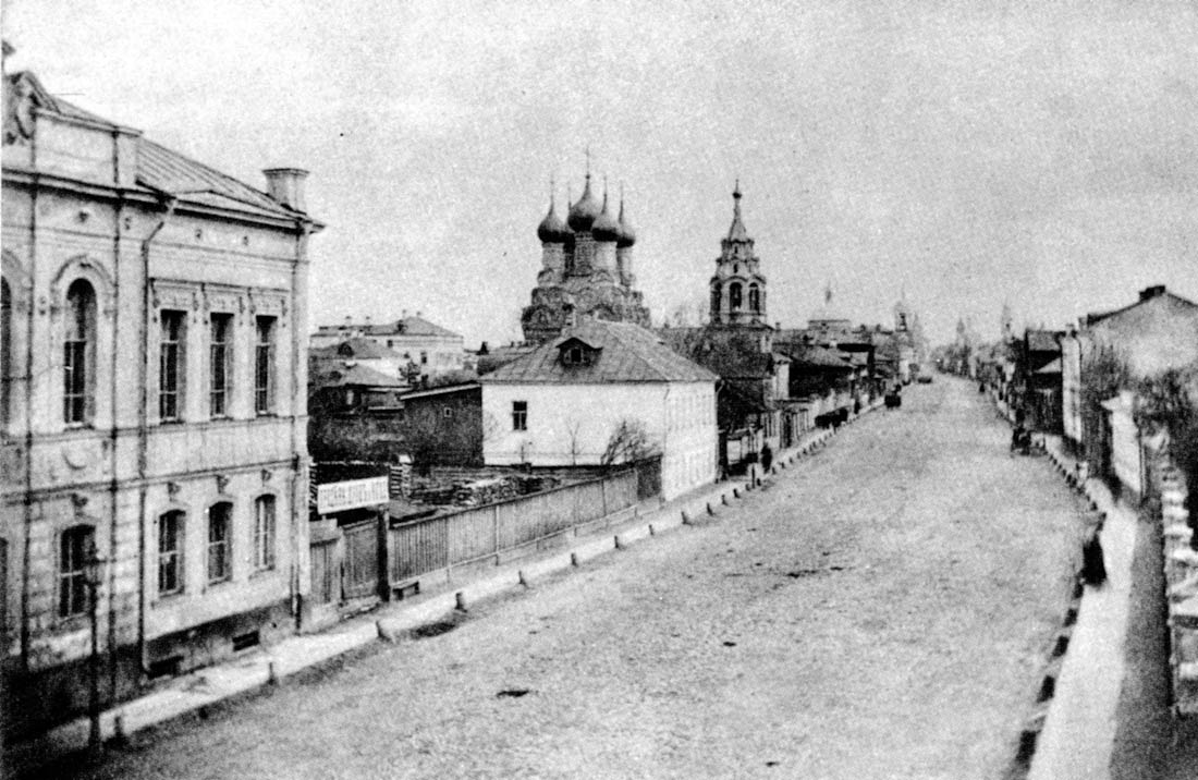 Дайджест по аудиогидам izi.TRAVEL #9. Лучшие гиды по московским улицам