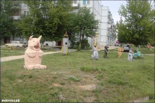 Игровая площадка - ужасы нашего городка