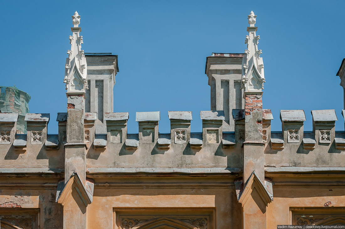 Петергофские конюшни