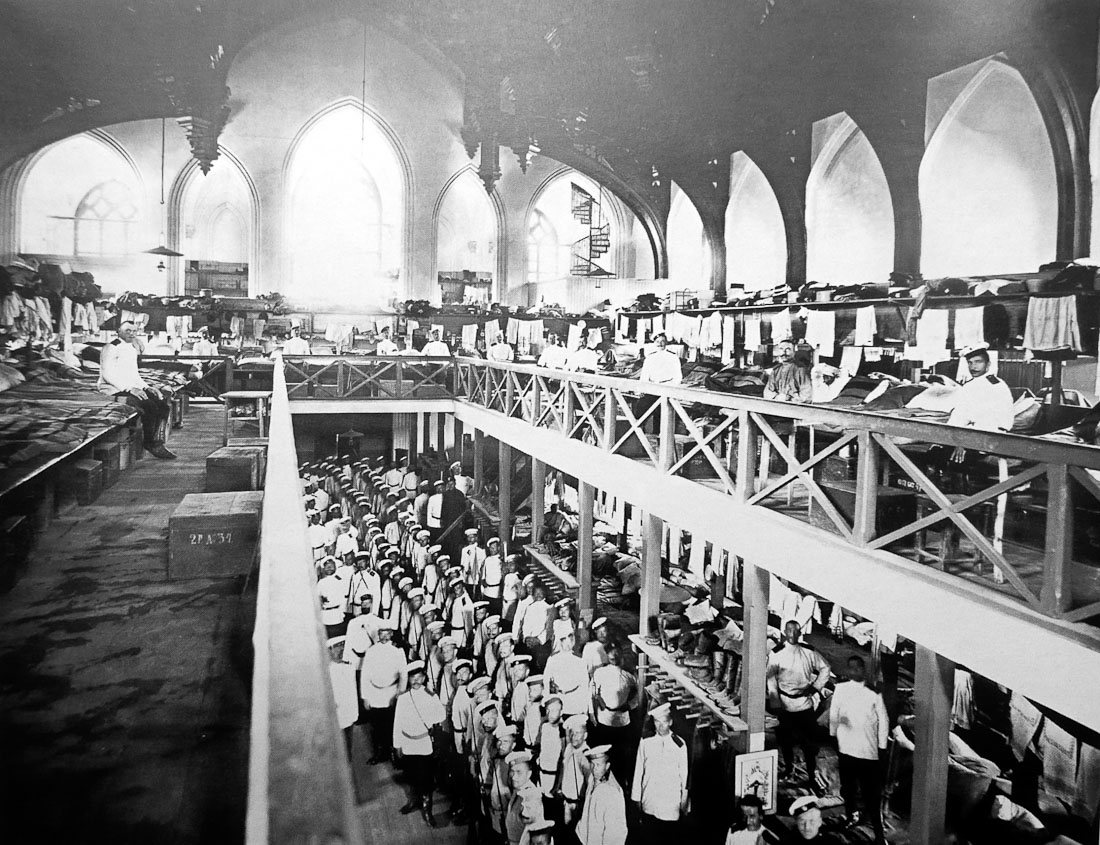 Петергофские конюшни