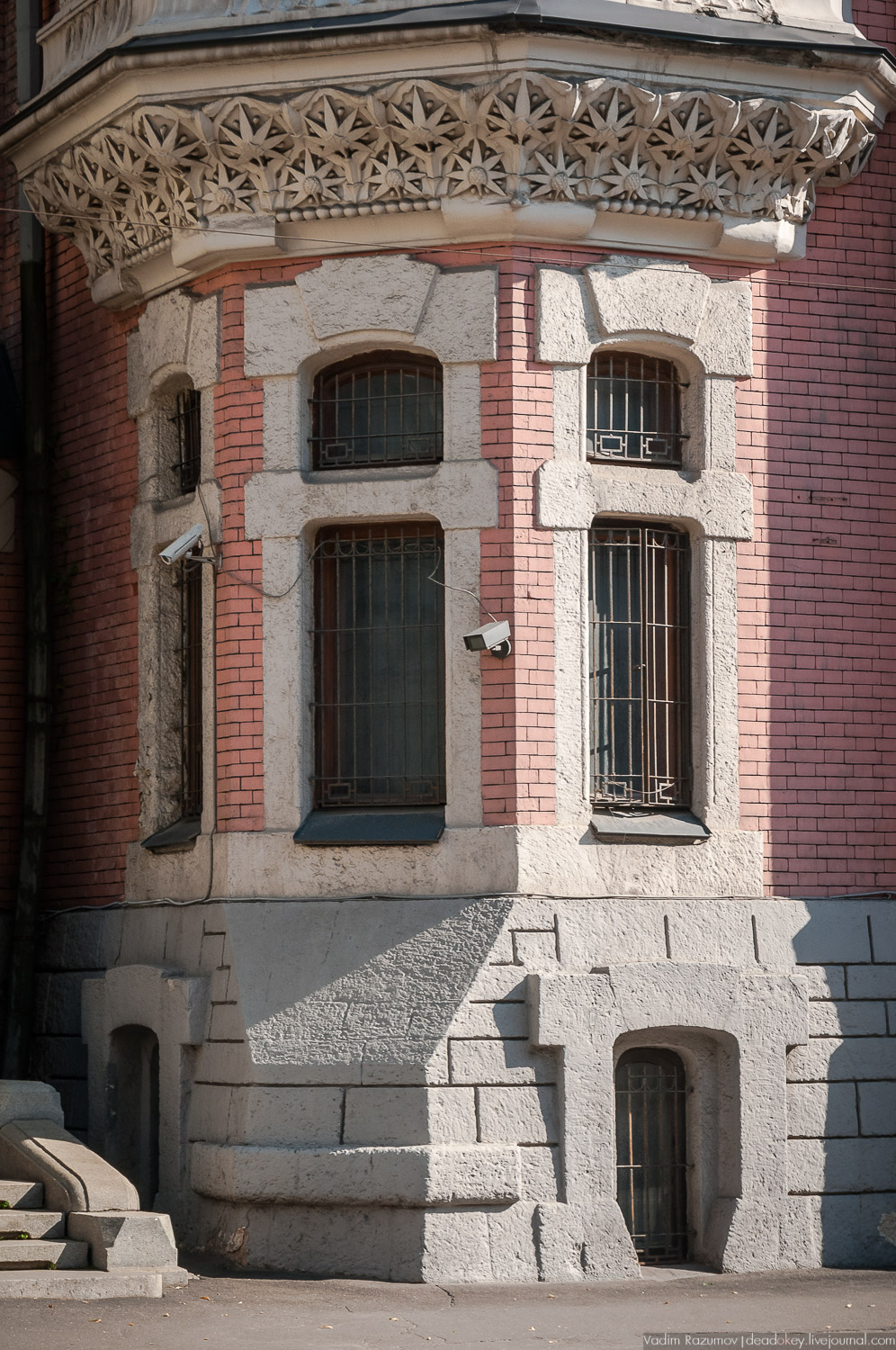 Особняк Льва Кекушева на Остоженке, установка льва