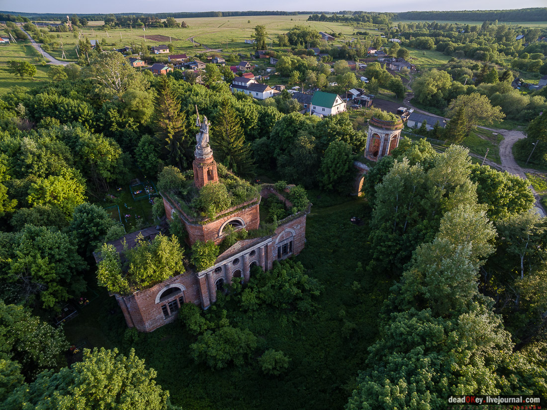 усадьба Аксиньино, фотографии Спасского храма с квадрокоптера