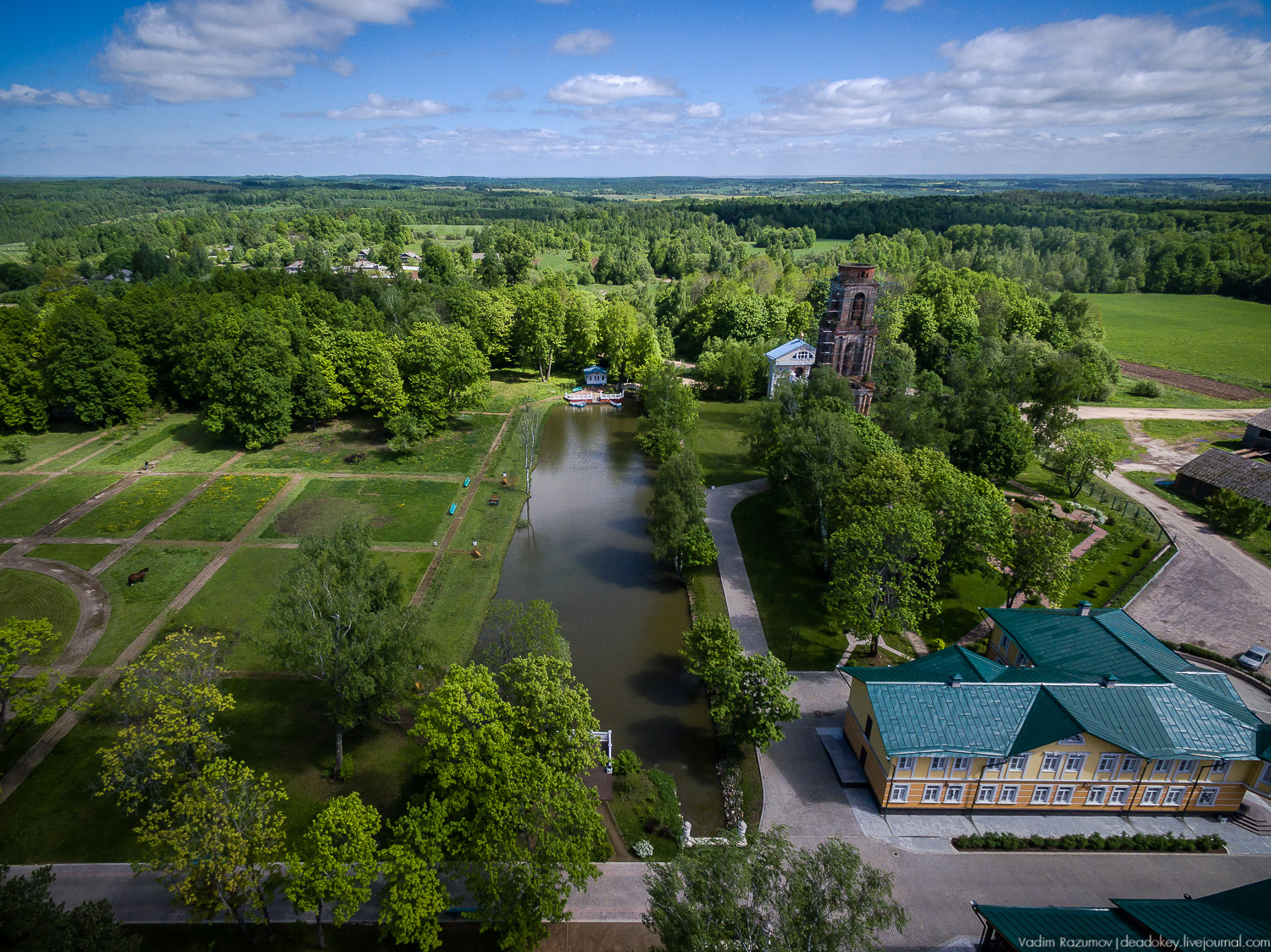 усадьба Воронино с дрона, квадрокоптера, Ярославская область, Ростовский район