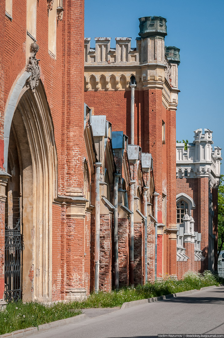 Петергофские конюшни