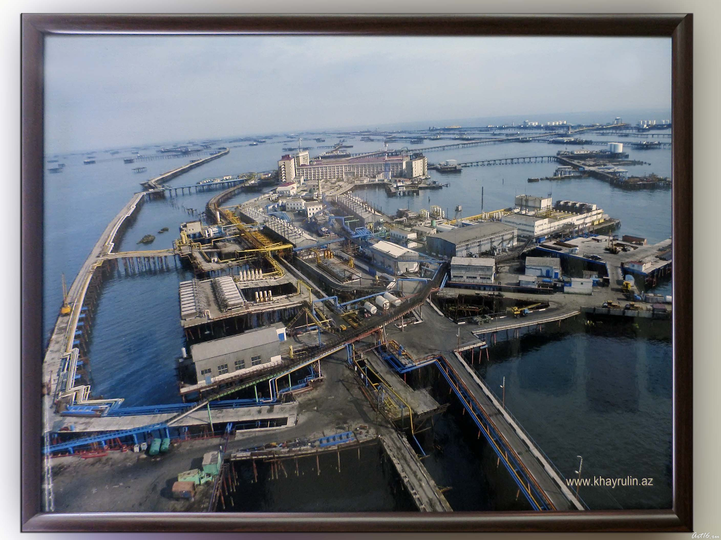 Камушки в море нефти, Камни, Нефтяные, Нефтяных, скважин, Камней, добычи, нефть, бурения, морской, здесь, первой, месторождения, Камнях, морского, Камни», сваях, более, скважины, морских