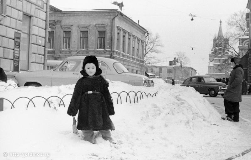 усадьба П. И. Антипина, Д. П. Прохоровой, М.Г. Левиной, Москва, ул. Гончарная д.27